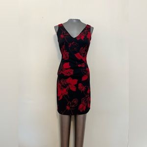 Nicole Miller size 4 Red and black roses